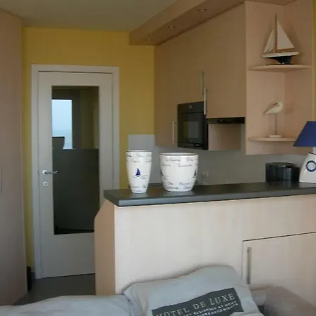 'de Strandwandeling' With Frontal Sea View Near *