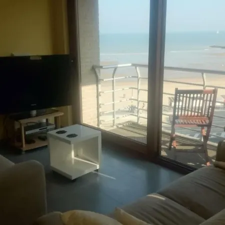Apartment 'de Strandwandeling' With Frontal Sea View Near Ostende